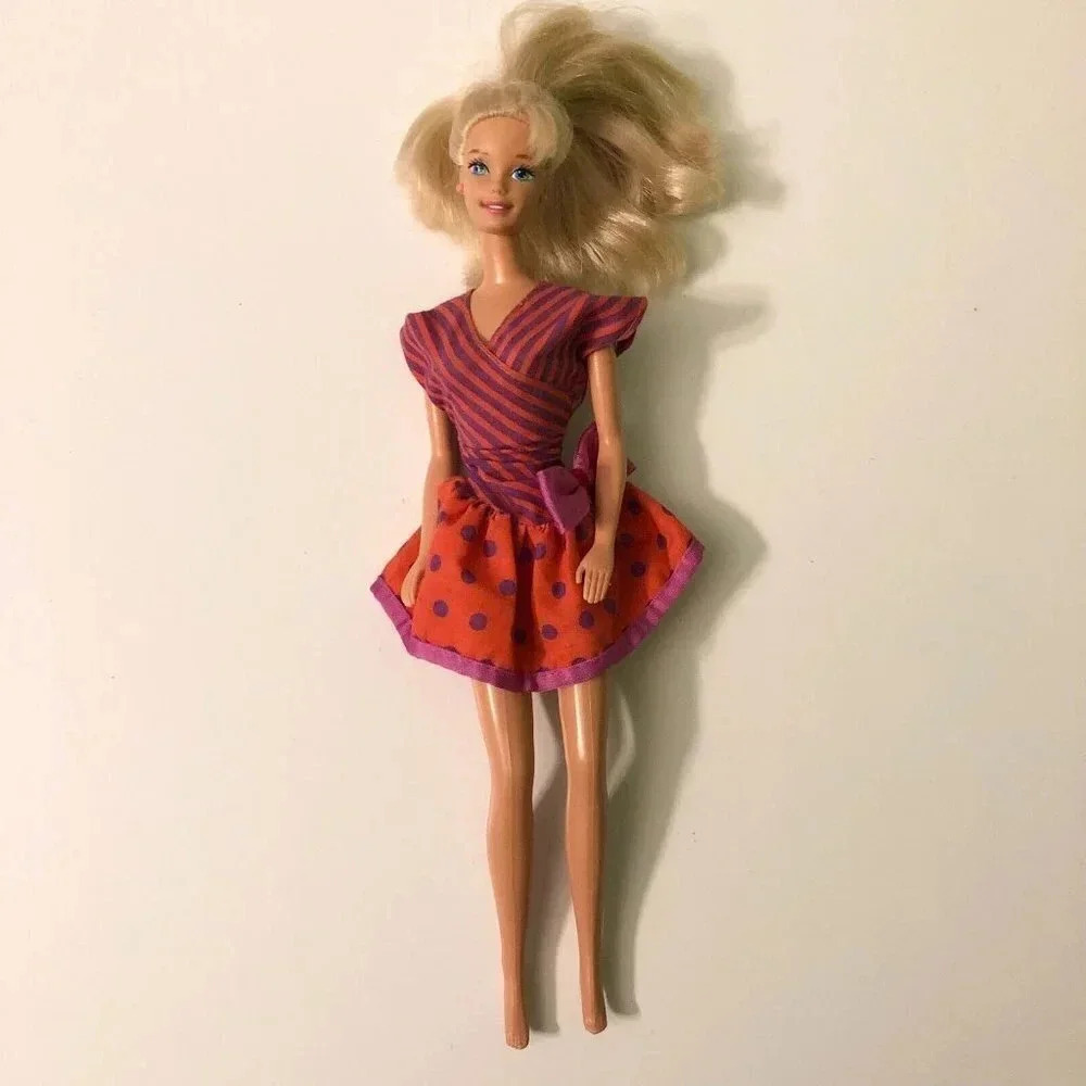 Vintage Barbie Doll Mattel Twist and Turn Bendable Knees Indonesia Style  Doll